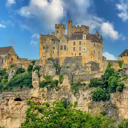 Avec Proche Sarlat